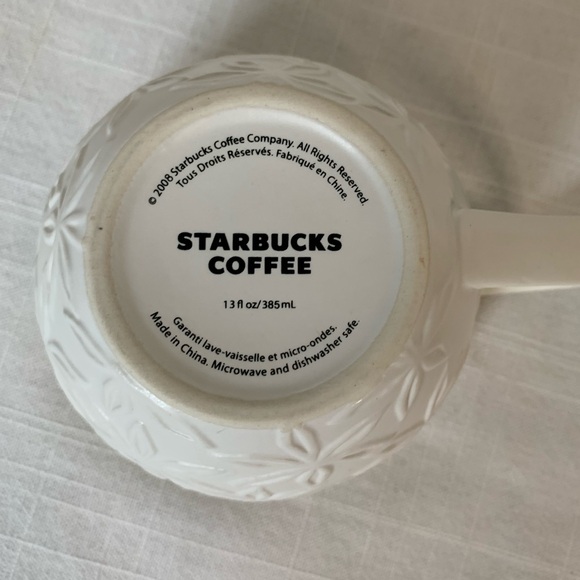 STARBUCKS | Embossed Holiday Cup - Picture 7 of 8